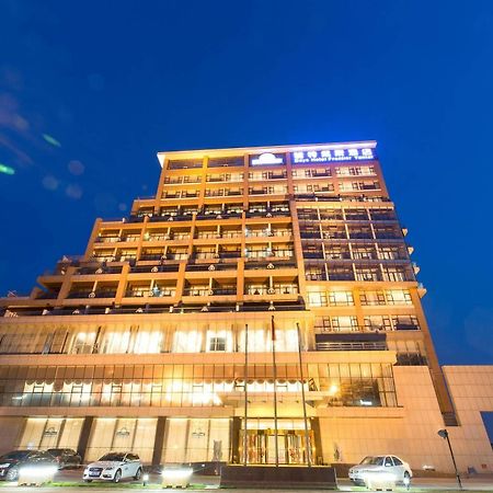 Days Hotel Frontier Yantai Exterior photo